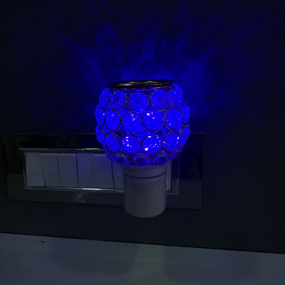 7 Changing Light Diamond Auto-Cut Electric Bakhoor Burner - Image 5